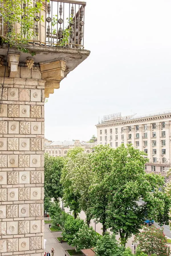 Апартаменти 4-Кімнатні В Центрі Києва М. Хрещатик Kiev